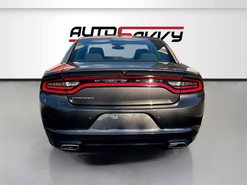 Used 2022 Dodge Charger SXT image 6