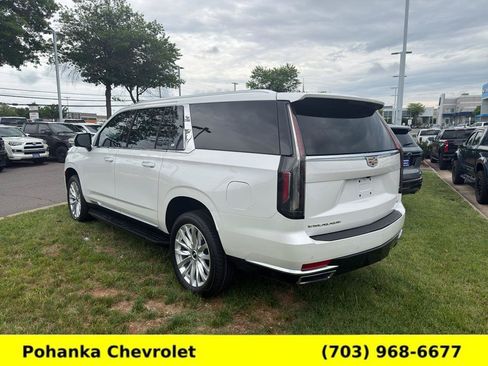 Used 2023 Cadillac Escalade ESV Luxury AWD/4WD image 5