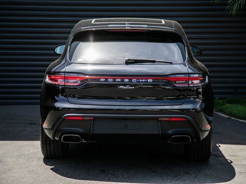 Certified 2026 Porsche Macan AWD/4WD image 9
