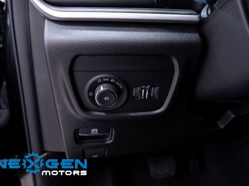 Used 2022 Jeep Grand Cherokee Limited image 20