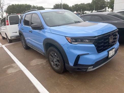 Used 2023 Honda Pilot TrailSport image 9