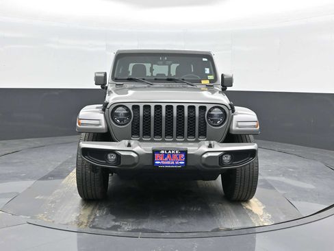 Used 2022 Jeep Gladiator Overland AWD/4WD image 3