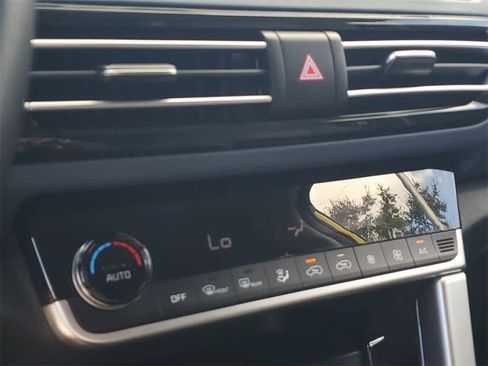 Used 2023 Kia Seltos S w/ Navigation Package image 28