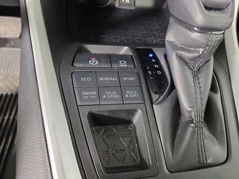 Used 2025 Toyota RAV4 XLE image 25