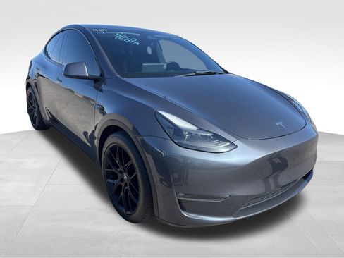 Used 2023 Tesla Model Y Performance AWD/4WD image 3