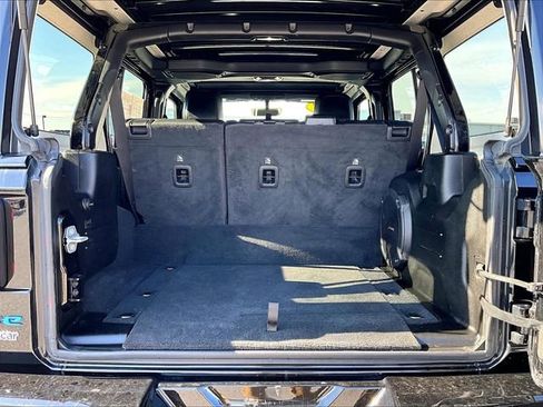 Used 2022 Jeep Wrangler Unlimited Sahara image 29