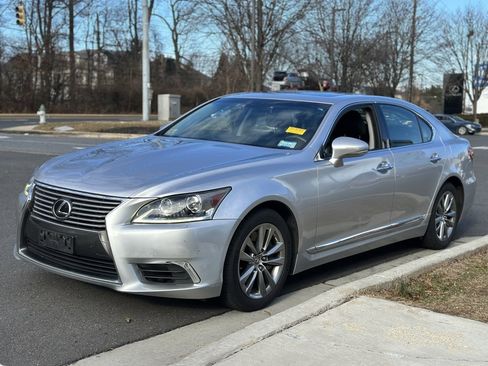 Used 2015 Lexus LS 460 AWD image 3
