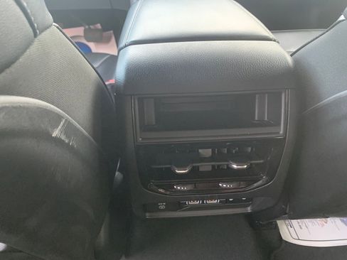 Used 2024 Jeep Grand Cherokee Limited image 27