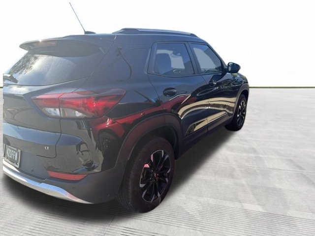Used 2023 Chevrolet TrailBlazer LT w/ Convenience Package AWD/4WD image 3