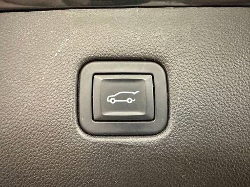 Used 2019 Chevrolet Blazer LT image 24