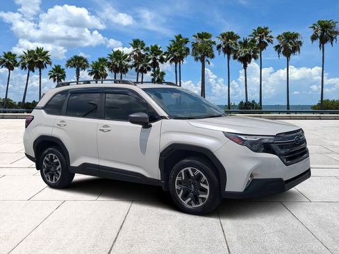 Certified 2025 Subaru Forester Premium AWD/4WD image 2