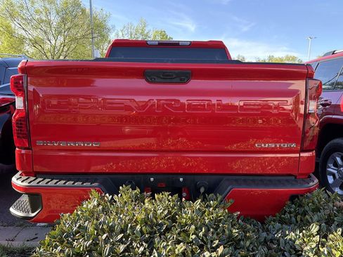 Used 2022 Chevrolet Silverado 1500 Custom AWD/4WD image 10