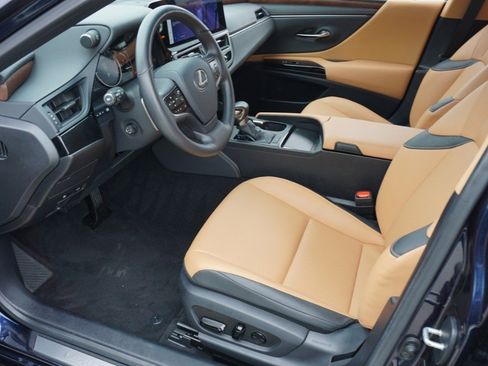 Certified 2025 Lexus ES 350 w/ Premium Package image 13