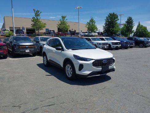 Certified 2023 Ford Escape Active w/ Tech Pack #1 AWD/4WD image 1
