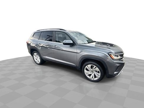 Used 2021 Volkswagen Atlas SE image 2