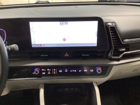 Certified 2023 Kia Sportage EX image 10