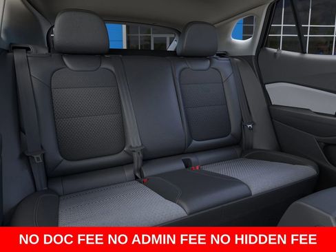 Used 2025 Chevrolet Trax LT w/ LT Convenience Package FWD image 40