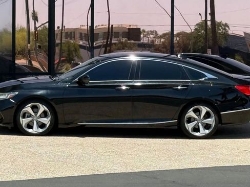 Used 2018 Honda Accord Touring image 5