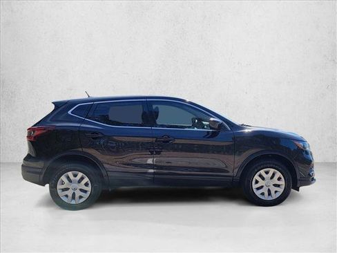 Used 2020 Nissan Rogue Sport S image 4