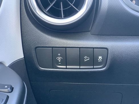 Used 2023 Hyundai Kona SEL AWD/4WD image 15