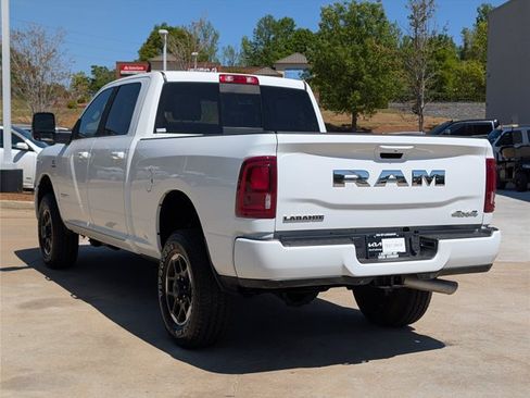 Used 2026 RAM 2500 Laramie AWD/4WD image 10