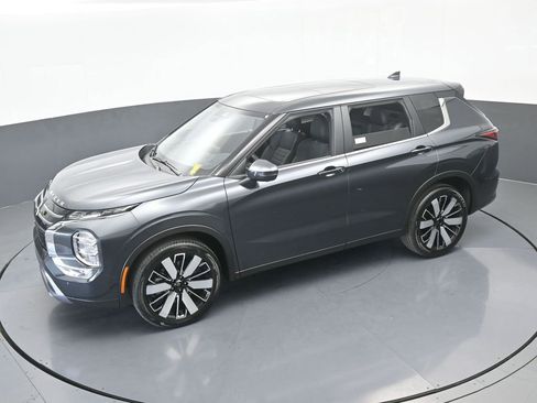 New 2026 Mitsubishi Outlander SE image 50