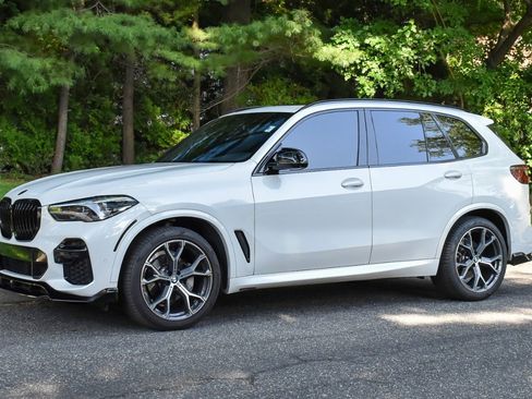 Used 2023 BMW X5 sDrive40i w/ M Sport Package RWD image 2