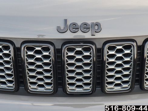 Used 2019 Jeep Grand Cherokee Altitude image 31