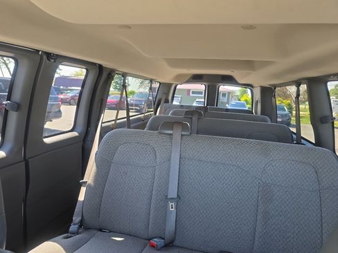 Used 2023 GMC Savana 3500 LS RWD image 29