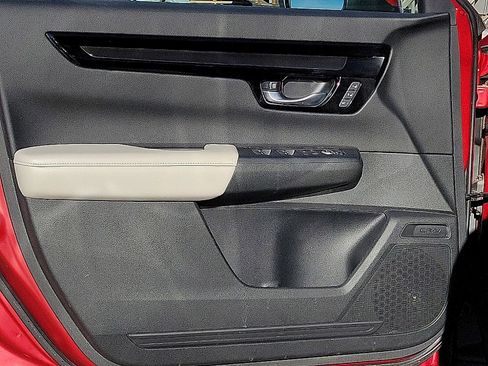 Used 2025 Honda CR-V EX-L image 11