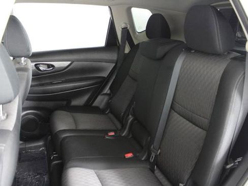Certified 2020 Nissan Rogue SV FWD image 22