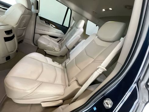 Used 2019 Cadillac Escalade Premium Luxury image 23