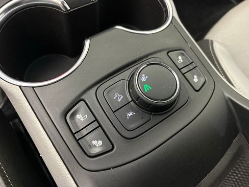 Used 2024 GMC Terrain SLT FWD image 36