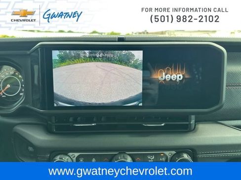 Used 2025 Jeep Wrangler Unlimited Rubicon w/ Convenience Group AWD/4WD image 20