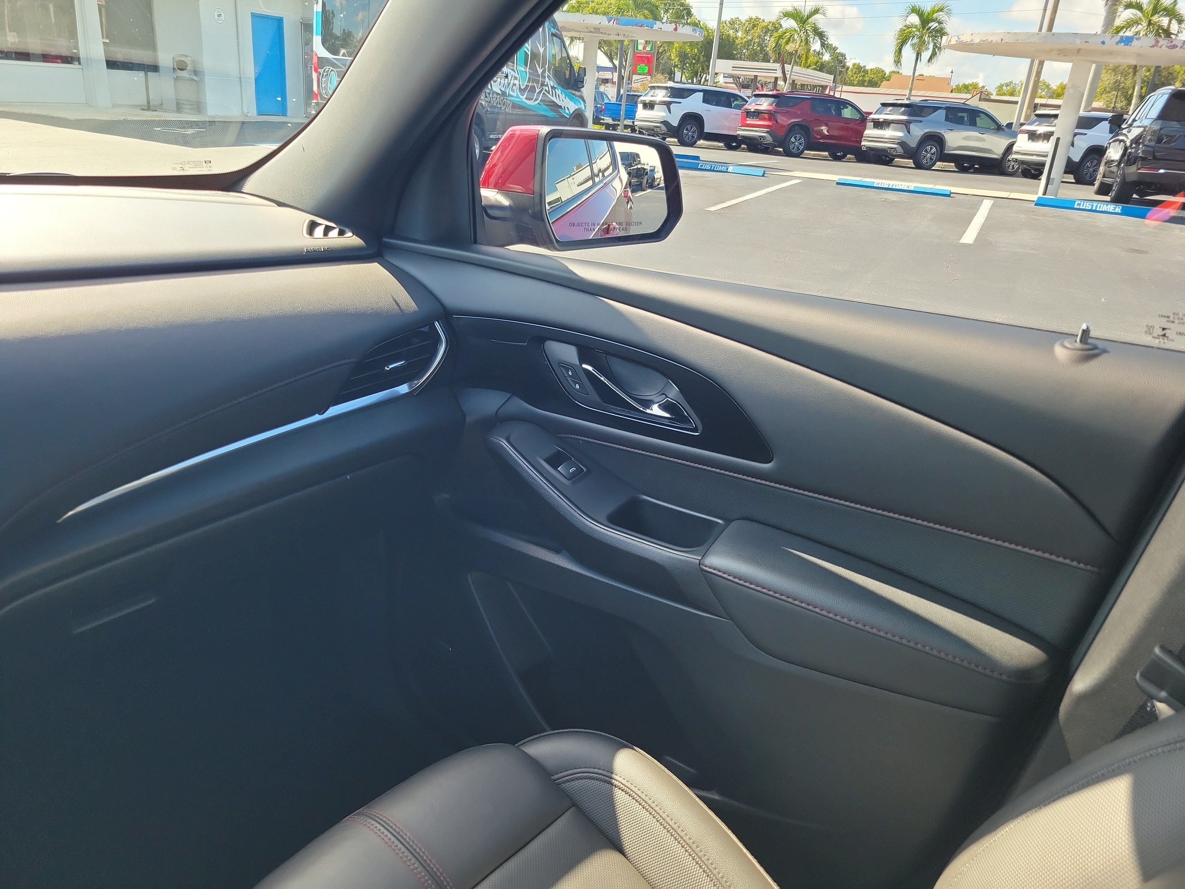 Used 2023 Chevrolet Traverse RS FWD image 14