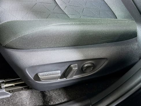 Certified 2025 Toyota RAV4 XLE AWD/4WD image 16