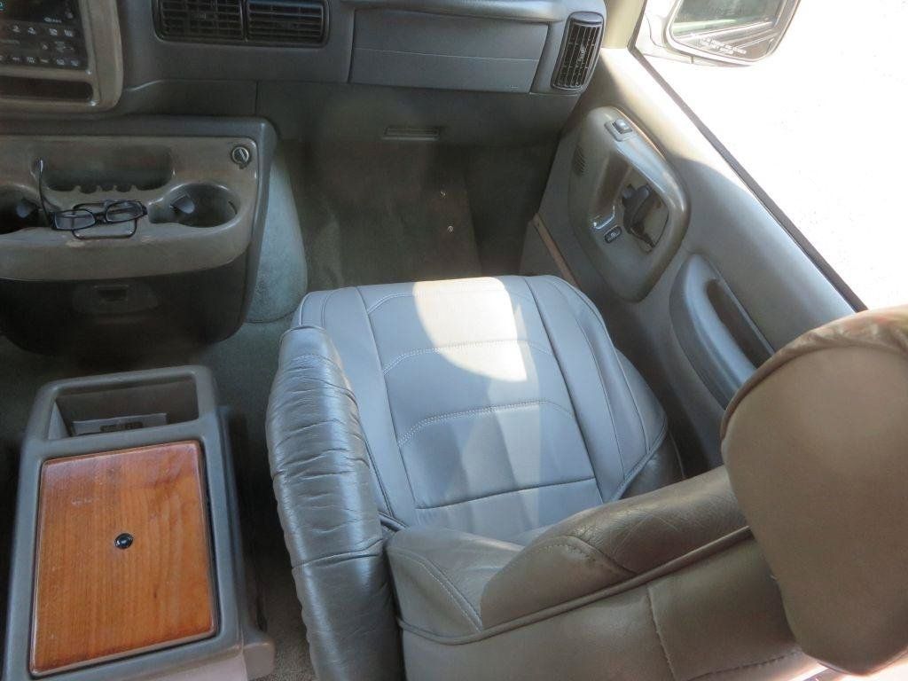 Used 2002 GMC Savana 1500 w/ SLE Marketing Option Pkg 3 RWD image 20
