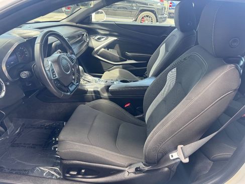 Used 2020 Chevrolet Camaro LT RWD image 10
