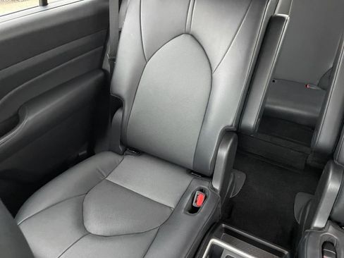 Used 2025 Toyota Grand Highlander FWD image 39