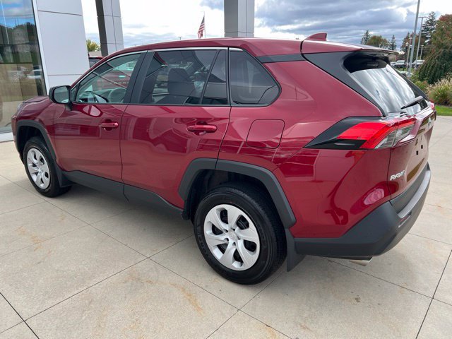 Used 2024 Toyota RAV4 LE AWD/4WD image 5