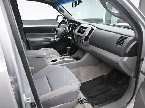 Used 2006 Toyota Tacoma PreRunner RWD image 25