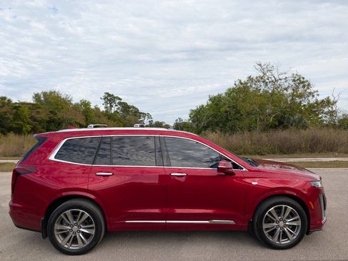 Used 2021 Cadillac XT6 Premium Luxury image 5