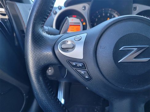 Used 2010 Nissan 370Z Touring image 12