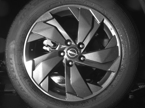 Used 2025 Nissan Rogue SV FWD image 13