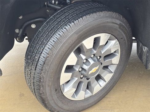 Used 2024 Chevrolet Silverado 2500 Custom w/ Custom Value Package image 31