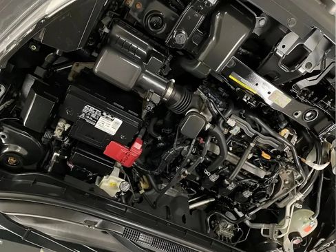 Used 2019 Nissan Kicks SV FWD image 16
