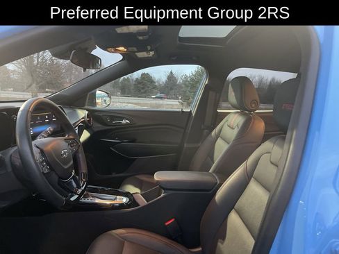 Certified 2024 Chevrolet Trax RS w/ Sunroof Package image 11