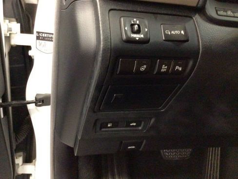 Used 2013 Lexus LS 460 w/ Comfort Pkg RWD image 18