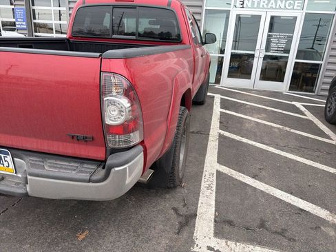 Used 2012 Toyota Tacoma 4x4 Access Cab V6 w/ TRD T/X Baja Series image 5