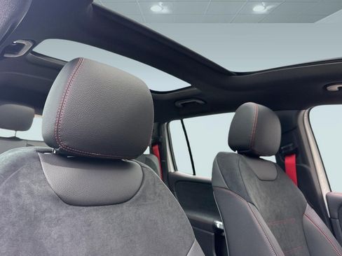 New 2025 Mercedes-Benz GLB 35 AMG 4MATIC image 14